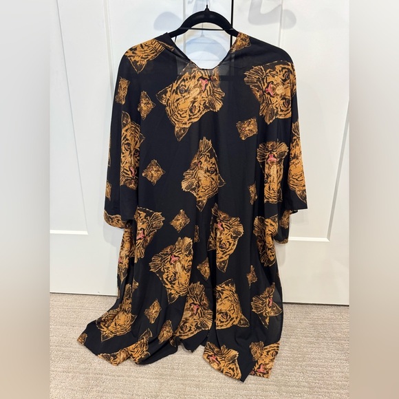 Passion Fusion Tiger Kimono - Picture 3 of 3
